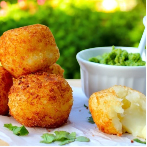 Buñuelos de Yuca y Queso